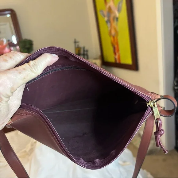 Etienne Aigner Deep Brown Leather Vintage Shoulder Bag Zip Closure Gold Accents - Picture 7 of 12